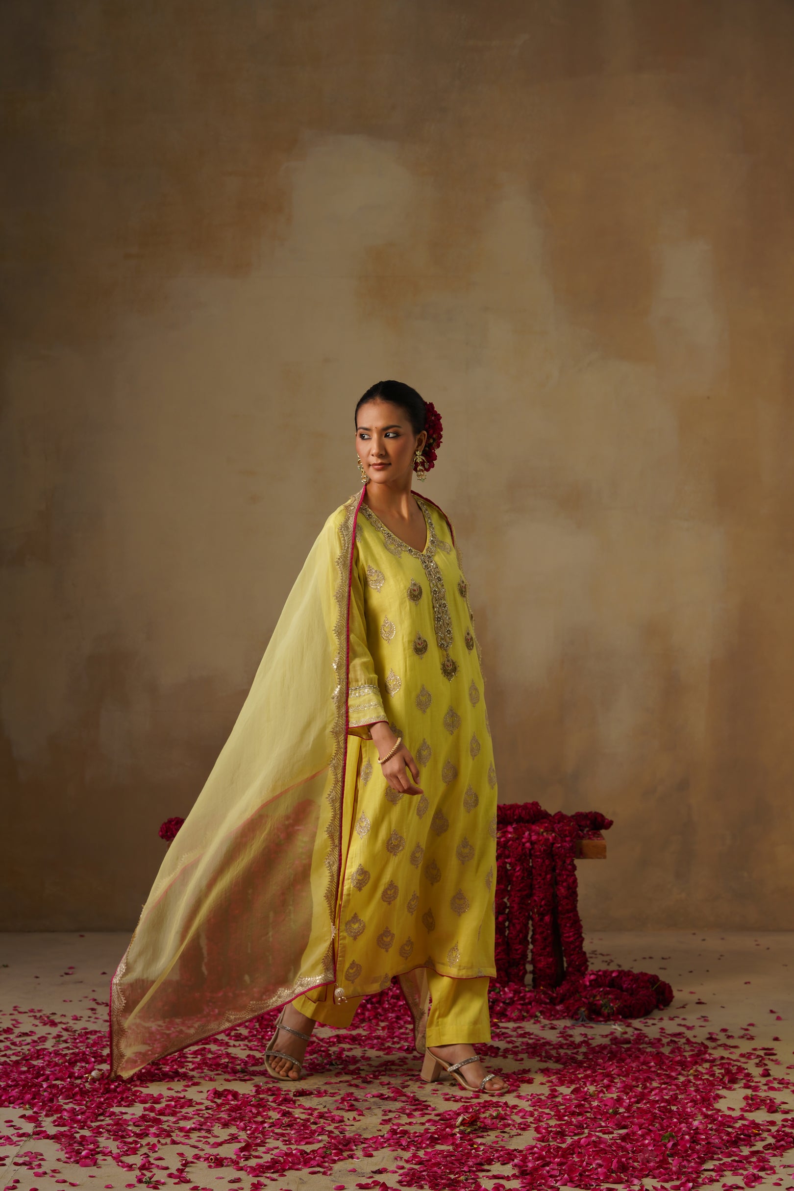 Mehekti Lemon Chandbali Mul Chanderi Kurta Set